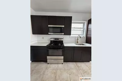 350 Summit Avenue, Perth Amboy, NJ 08861 - Photo 9