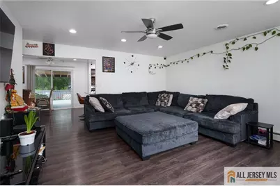 984 New Dover Road, Edison, NJ 08820 - Photo 5