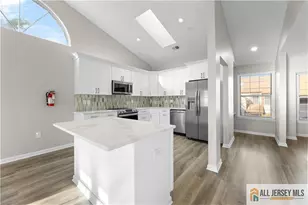 13 Canterbury Dr, Monroe Township, NJ 08831 - Photo 11