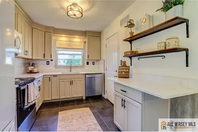 10 Norwood Avenue, Monroe Township, NJ 08831 - Photo 15