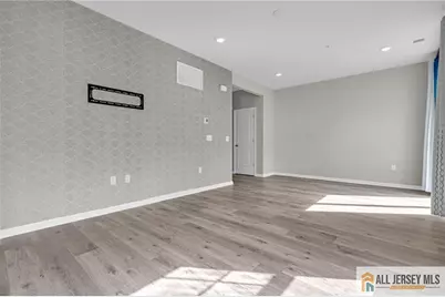 707 Greenland Square #707, Highland Park, NJ 08904 - Photo 5