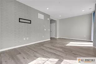 707 Greenland Square, Highland Park, NJ 08904 - Photo 5
