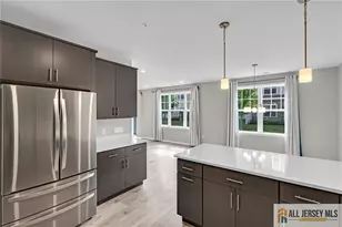 707 Greenland Square, Highland Park, NJ 08904 - Photo 9