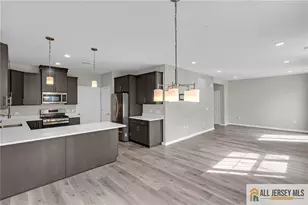 707 Greenland Square, Highland Park, NJ 08904 - Photo 7