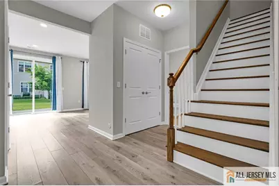 707 Greenland Square #707, Highland Park, NJ 08904 - Photo 3