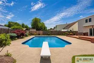16 W Susan St, Hazlet Township, NJ 07730 - Photo 37