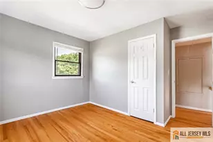 16 W Susan St, Hazlet Township, NJ 07730 - Photo 17