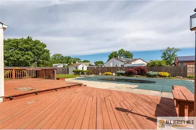 16 W Susan Street, Hazlet Township, NJ 07730 - Photo 29