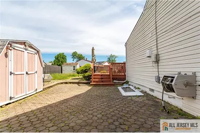 16 W Susan Street, Hazlet Township, NJ 07730 - Photo 41