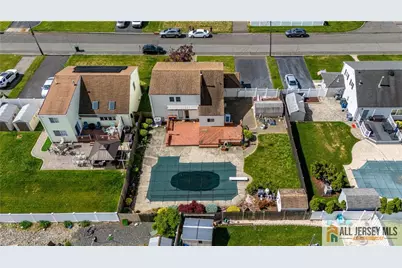 16 W Susan Street, Hazlet Township, NJ 07730 - Photo 45