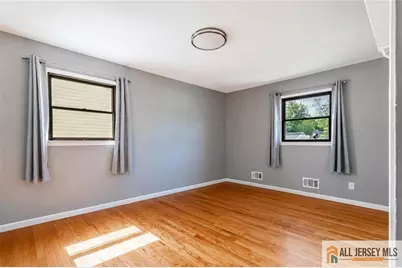 16 W Susan Street, Hazlet Township, NJ 07730 - Photo 19