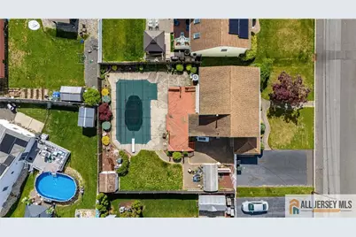 16 W Susan Street, Hazlet Township, NJ 07730 - Photo 43