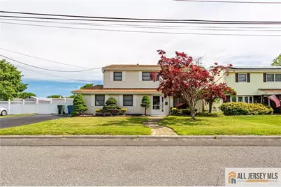 16 W Susan Street, Hazlet Township, NJ 07730 - Photo 3