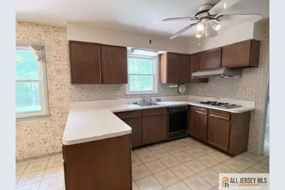 13 Greenwich Road, Edison, NJ 08820 - Photo 7