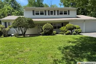 13 Greenwich Rd, Edison, NJ 08820 - Photo 1
