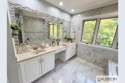 126 Mary Alice Court, Union Township, NJ 07083 - Photo 11