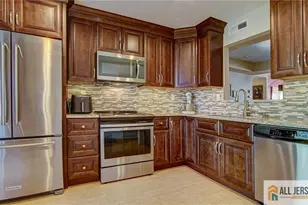 631 Madison Dr, Monroe Township, NJ 08831 - Photo 9