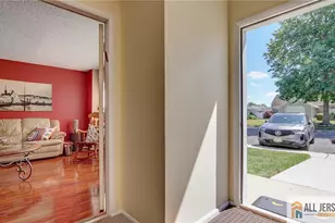 631 Madison Dr, Monroe Township, NJ 08831 - Photo 3