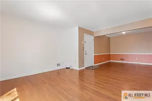 138 Orlando St, Edison, NJ 08817 - Photo 7