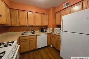 138 Orlando St, Edison, NJ 08817 - Photo 7