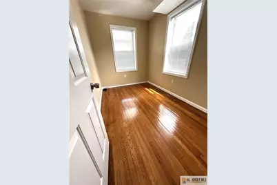 586 Jacques Street, Perth Amboy, NJ 08861 - Photo 15