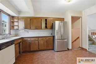 11 Reo Ct, Colonia, NJ 07067 - Photo 11