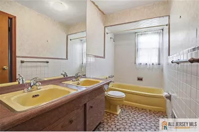 11 Reo Court, Colonia, NJ 07067 - Photo 19