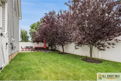 32 E Summit Avenue, Sewaren, NJ 07077 - Photo 33