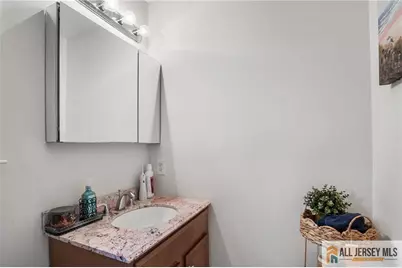 32 E Summit Avenue, Sewaren, NJ 07077 - Photo 15