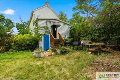 131 Jones Avenue, New Brunswick, NJ 08901 - Photo 17