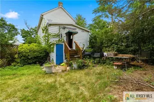 131 Jones Ave, New Brunswick, NJ 08901 - Photo 17