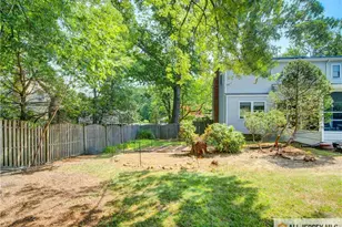8 Willis Ct, East Brunswick Township, NJ 08816 - Photo 25