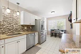 3 Sandpiper Dr, Sayreville, NJ 08859 - Photo 5