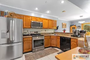 73 Malibu Dr, Eatontown, NJ 07724 - Photo 15