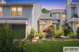 73 Malibu Dr, Eatontown, NJ 07724 - Photo 1