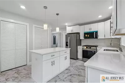 101 Saint Stephens Avenue, Woodbridge Township, NJ 08832 - Photo 9