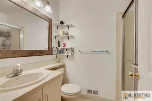 19 Folkstone Ct, North Brunswick Township, NJ 08902 - Photo 13