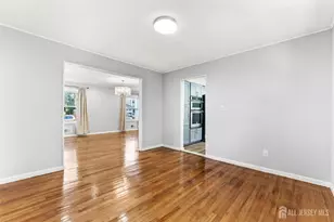14 Mayling Ct, Edison, NJ 08837 - Photo 11