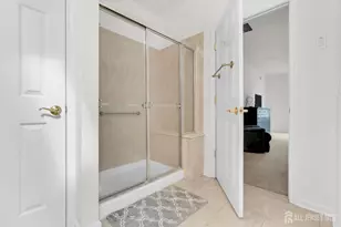 64 Viineyard Ct, Monroe Township, NJ 08831 - Photo 13