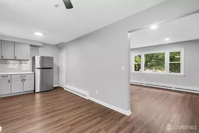 368-370 Voorhees Avenue #370, Middlesex, NJ 08846 - Photo 9