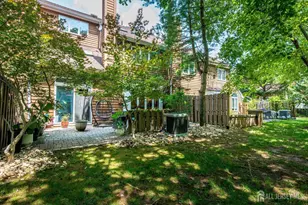 162 Coppertree Ct, Edison, NJ 08820 - Photo 27