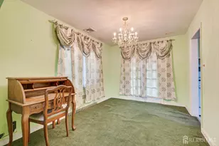 289 Hazel Pl, Union Township, NJ 07083 - Photo 7