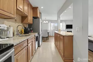 300 W Munsell Ave W, Linden, NJ 07036 - Photo 13