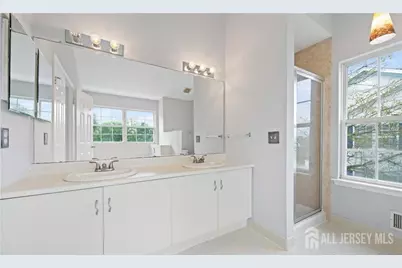 32 Cabot Way, Franklin Township, NJ 08823 - Photo 15