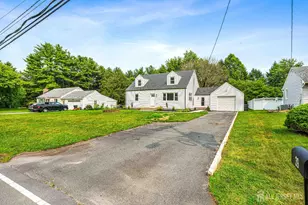 39 Griggs Dr, South Brunswick Township, NJ 08810 - Photo 1