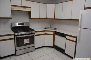 28 Pembrook Ave, North Brunswick Township, NJ 08902 - Photo 5