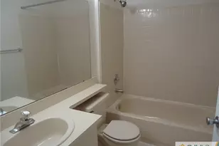 28 Pembrook Ave, North Brunswick Township, NJ 08902 - Photo 7