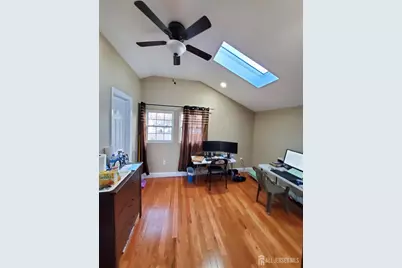 45 W Iselin Parkway W, Iselin, NJ 08830 - Photo 21