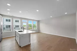 206 Lyla Ln, Middlesex, NJ 08091 - Photo 3