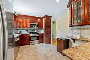 5 Yale Ct, East Brunswick Township, NJ 08816 - Photo 9
